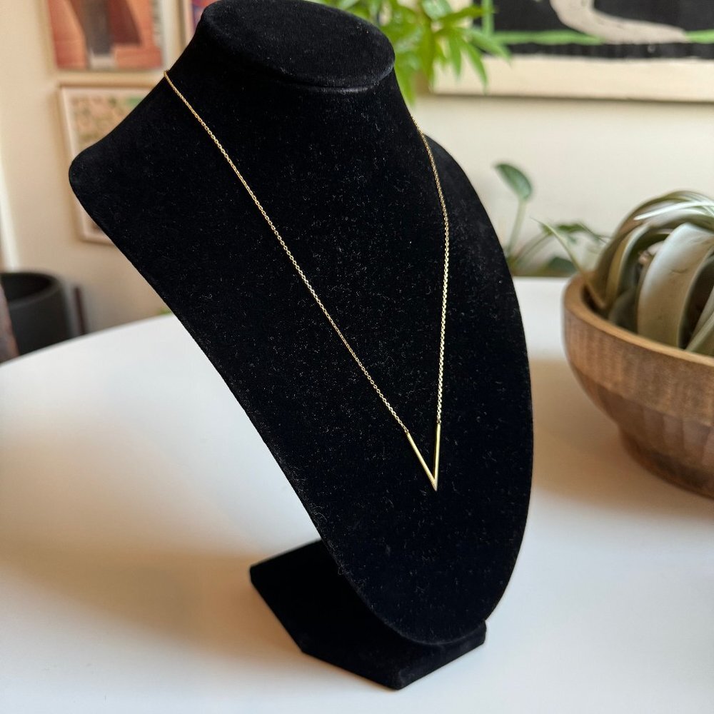 V Gold Tone Necklace - Picture 3 of 4